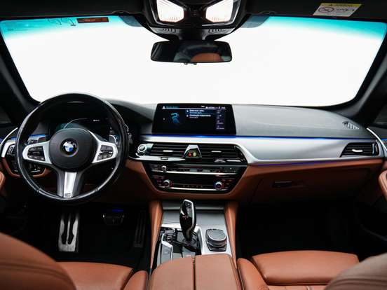 BMW-530e-2.0 16V TWINPOWER HÍBRIDO M SPORT AUTOMÁTICO BMW-530e-2020