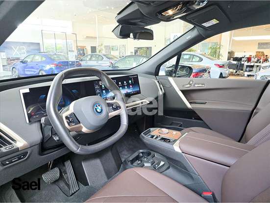 BMW-iX-2024