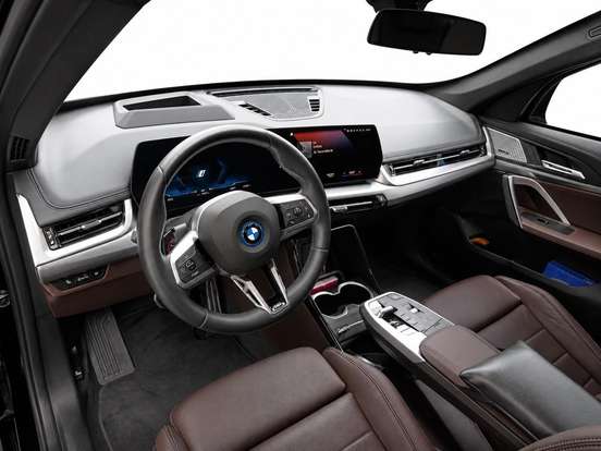BMW-iX1-2023