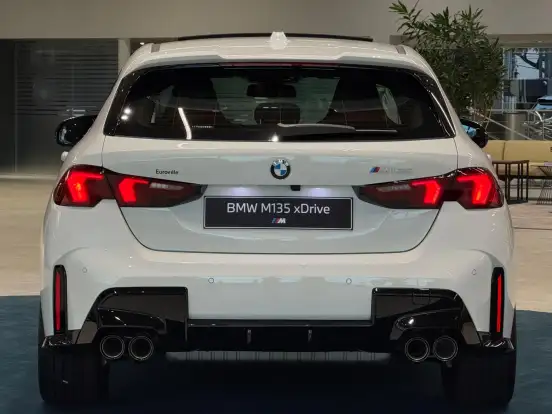 BMW-M 135i-2025