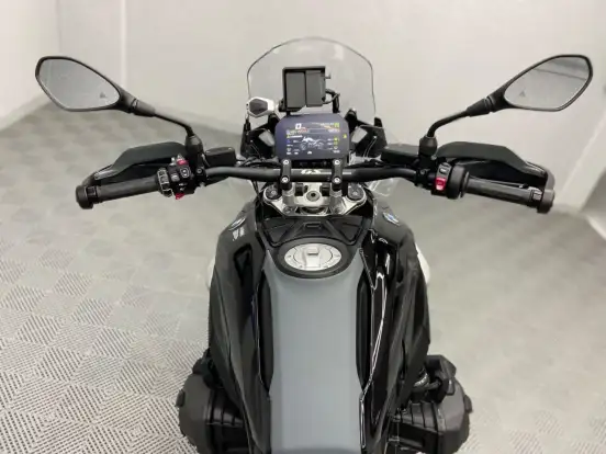 BMW-R 1300 GS TRIPLE BLACK BMW-R 1300 GS TRIPLE BLACK-2025