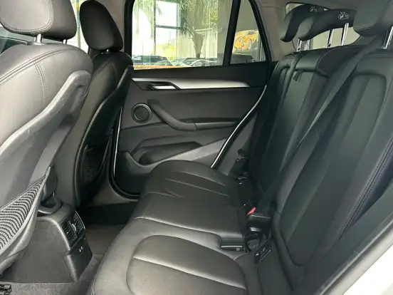 BMW-X1-2021