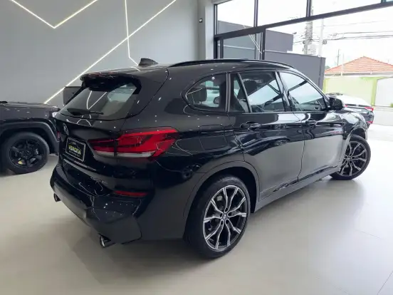 BMW-X1-2021