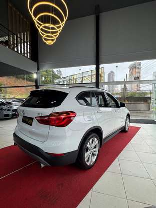BMW-X1-2016