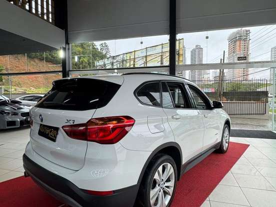 BMW-X1-2.0 16V TURBO ACTIVEFLEX SDRIVE20I 4P AUTOMÁTICO BMW-X1-2016