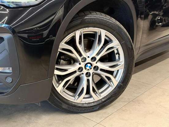 BMW-X1-2021