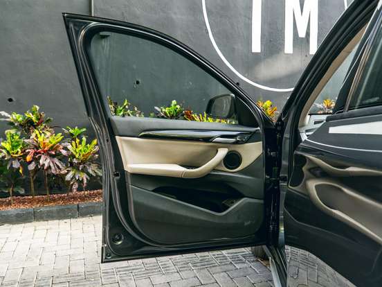 BMW-X1-2.0 16V TURBO ACTIVEFLEX SDRIVE20I X-LINE 4P AUTOMÁTICO BMW-X1-2018