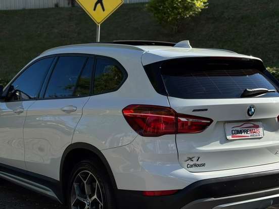 BMW-X1-2.0 16V TURBO ACTIVEFLEX SDRIVE20I X-LINE 4P AUTOMÁTICO BMW-X1-2018