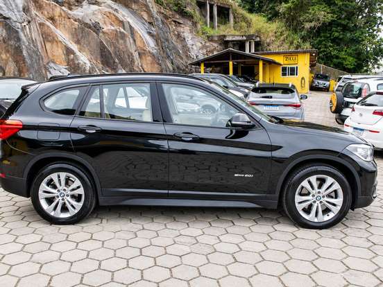 BMW-X1-2.0 16V TURBO GASOLINA SDRIVE20I GP 4P AUTOMÁTICO BMW-X1-2017