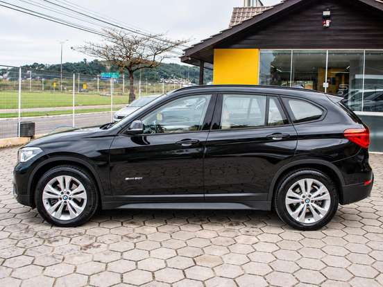 BMW-X1-2.0 16V TURBO GASOLINA SDRIVE20I GP 4P AUTOMÁTICO BMW-X1-2017