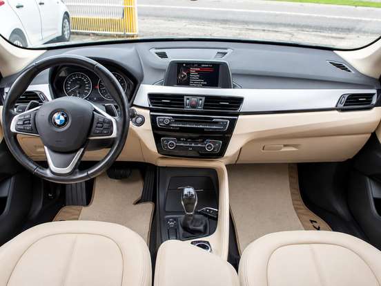 BMW-X1-2.0 16V TURBO GASOLINA SDRIVE20I GP 4P AUTOMÁTICO BMW-X1-2017