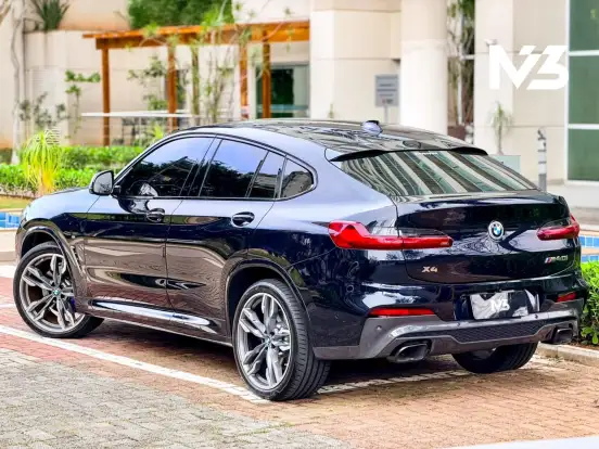 BMW-X4-2021