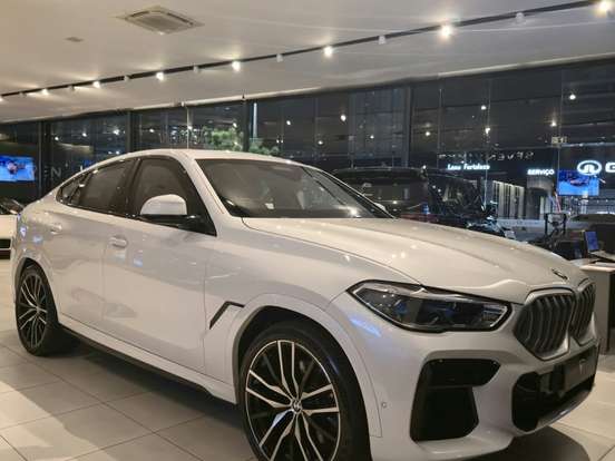 BMW-X6-3.0 TWINPOWER GASOLINA XDRIVE40I M SPORT AUTOMÁTICO BMW-X6-2023