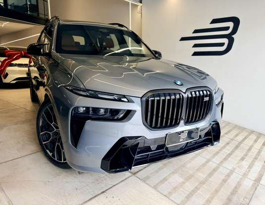 BMW-X7-2024
