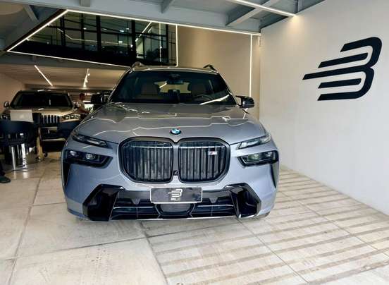 BMW-X7-2024
