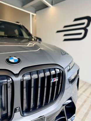 BMW-X7-2024