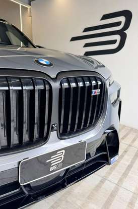BMW-X7-2024
