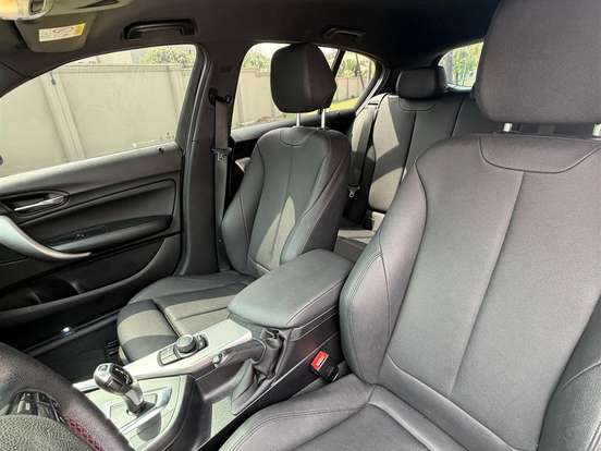 BMW-120i-2.0 16V GASOLINA SPORT 4P AUTOMÁTICO BMW-120i-2019