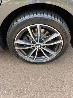 BMW-120i-2019