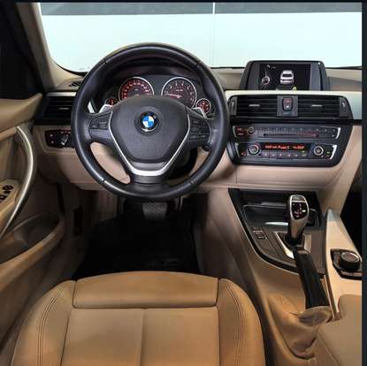 BMW-320i-2015