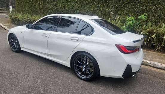 BMW-320i-2024