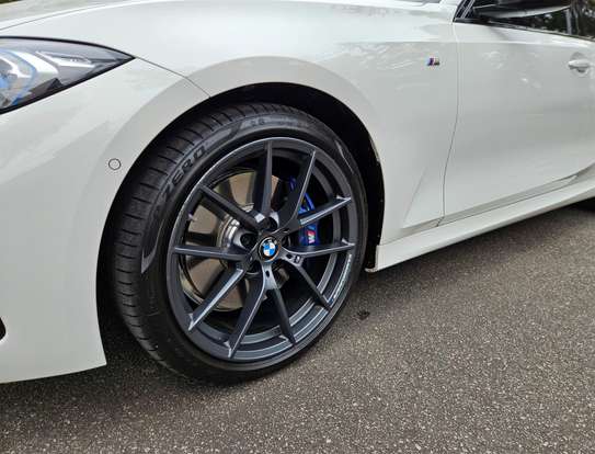 BMW-320i-2024