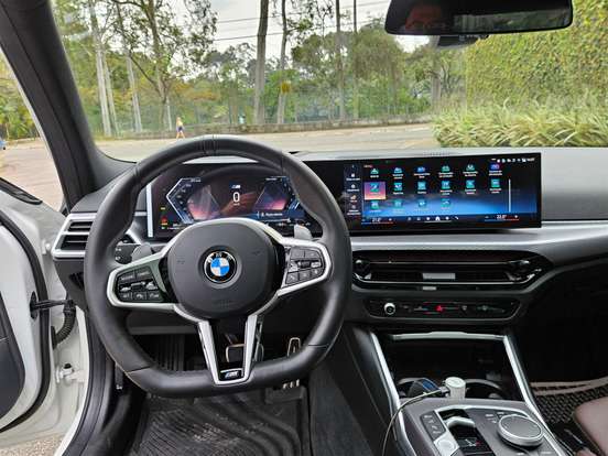 BMW-320i-2024