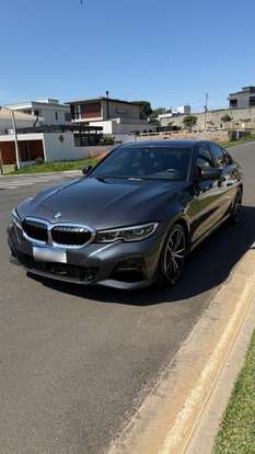 BMW-320i-2022
