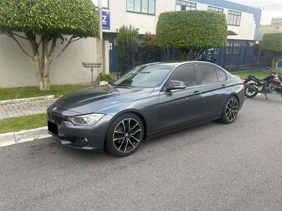 BMW-320i-2013