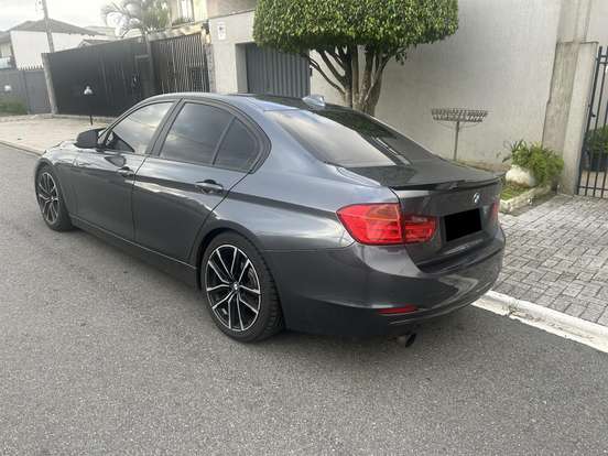 BMW-320i-2013