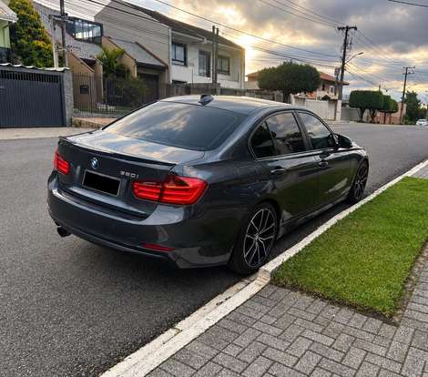 BMW-320i-2013