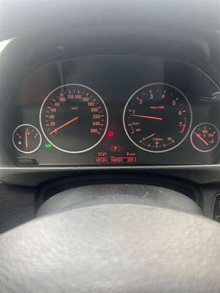 BMW-320i-2013