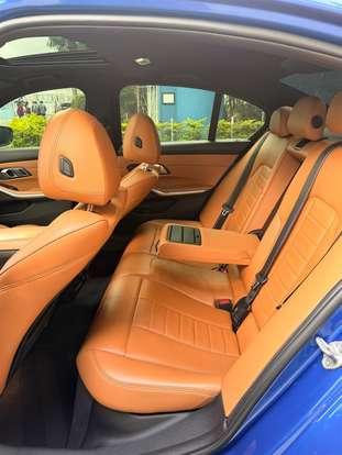 BMW-320i-2020