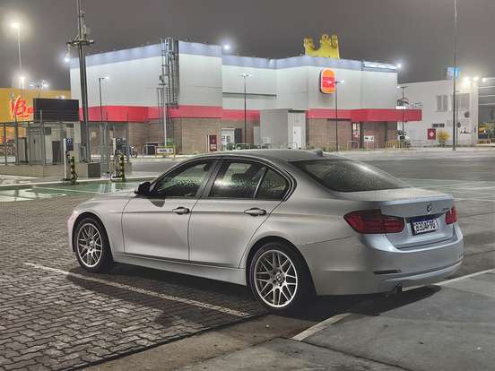 BMW-320i-2.0 SPORT 16V TURBO GASOLINA 4P AUTOMÁTICO BMW-320i-2013