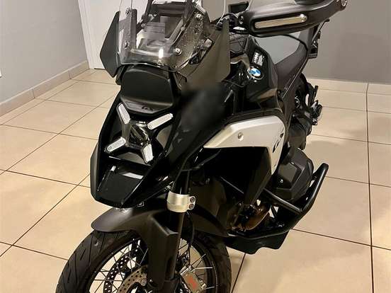 BMW-R 1300 GS TRIPLE BLACK BMW-R 1300 GS TRIPLE BLACK-2025