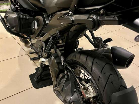 BMW-R 1300 GS TRIPLE BLACK BMW-R 1300 GS TRIPLE BLACK-2025