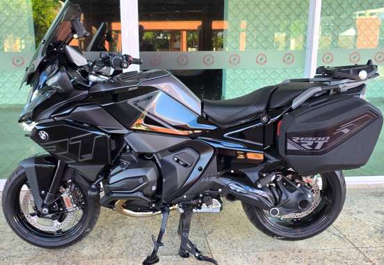 BMW-R 1300 RT TRIPLE BLACK-2025