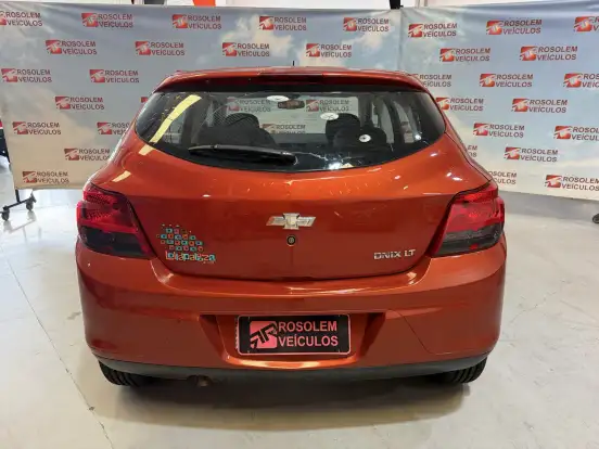 CHEVROLET-ONIX-2014