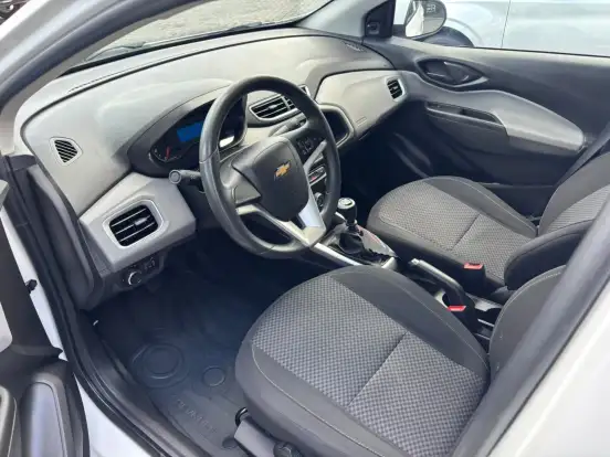 CHEVROLET-ONIX-2018