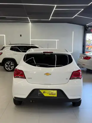 CHEVROLET-ONIX-2018