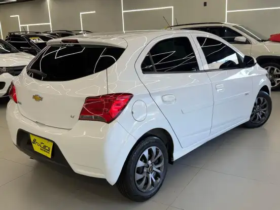 CHEVROLET-ONIX-2018