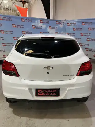 CHEVROLET-ONIX-2014