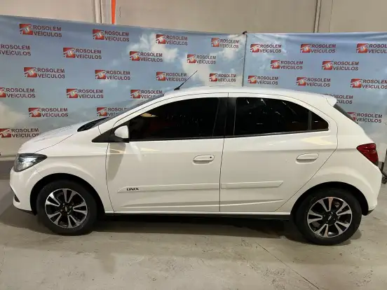 CHEVROLET-ONIX-1.4 MPFI LTZ 8V FLEX 4P MANUAL CHEVROLET-ONIX-2014