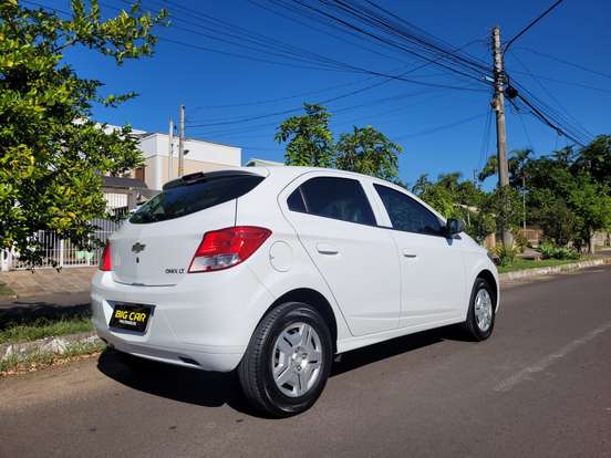 CHEVROLET-ONIX-1.0 MPFI LT 8V FLEX 4P MANUAL CHEVROLET-ONIX-2015