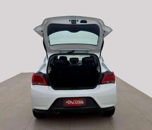 CHEVROLET-ONIX-2018