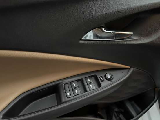CHEVROLET-ONIX-1.0 TURBO FLEX PREMIER AUTOMÁTICO CHEVROLET-ONIX-2019
