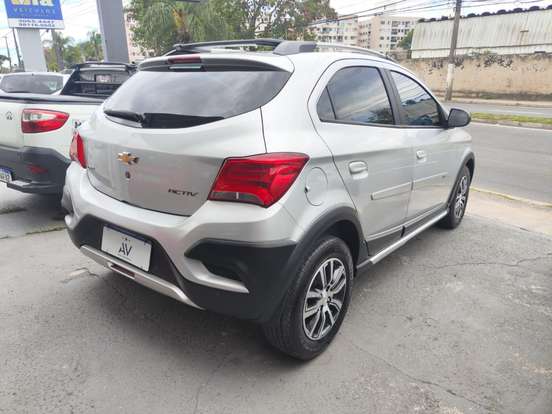 CHEVROLET-ONIX-1.4 MPFI ACTIV 8V FLEX 4P AUTOMÁTICO CHEVROLET-ONIX-2017