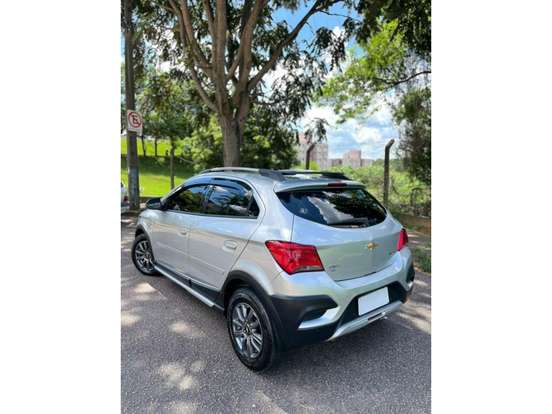 CHEVROLET-ONIX-2018