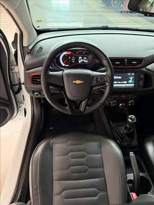 CHEVROLET-ONIX-2018