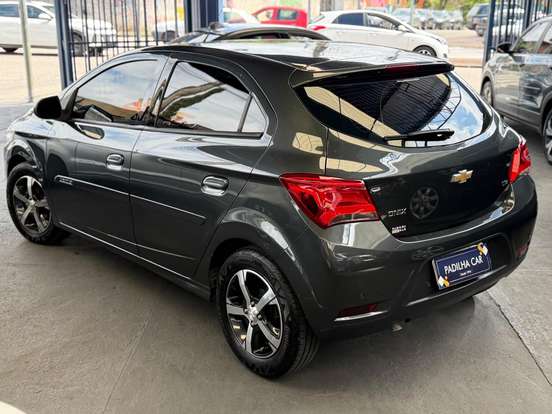 CHEVROLET-ONIX-2018